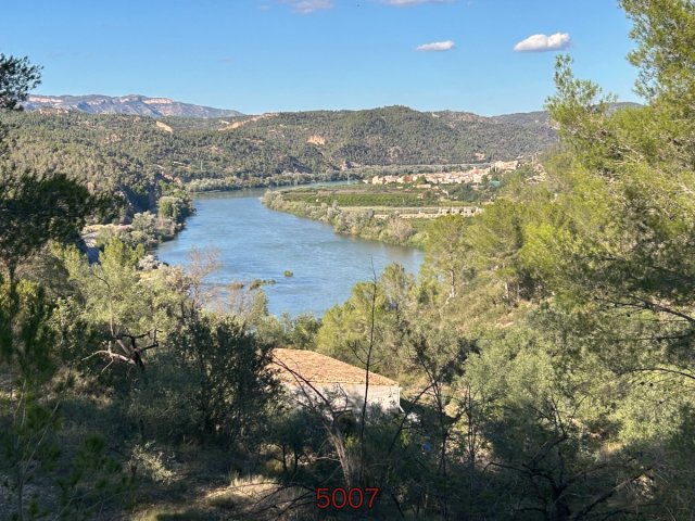 Finca with with a beautiful river view